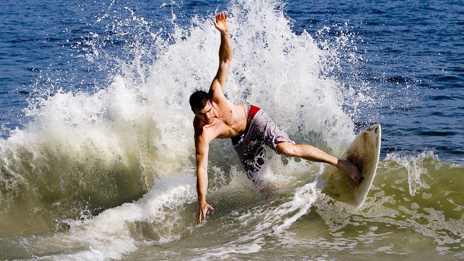 开云娱乐官网-CS2 选手训练成果持续提升，cs选手spawn