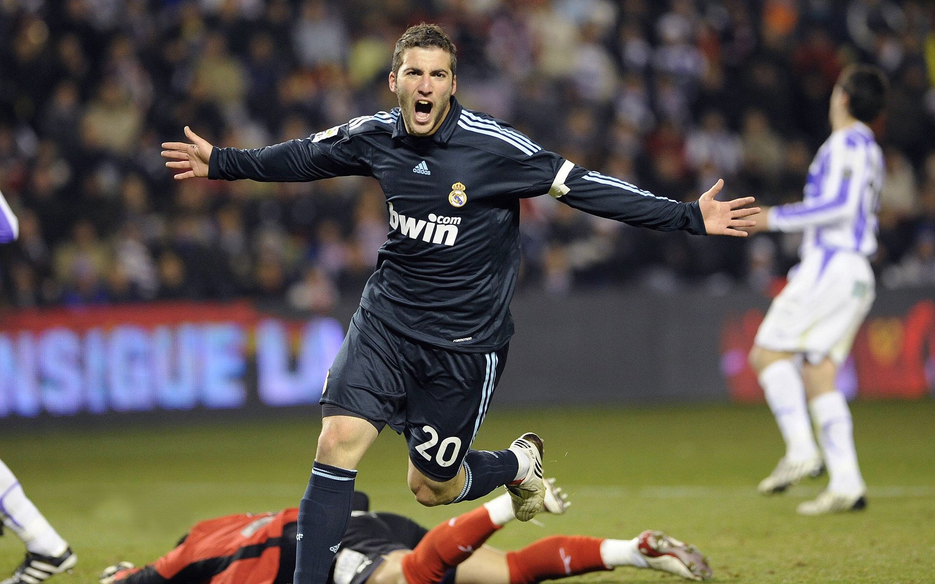 乌拉圭队前锋洛佩斯在巴黎奥运会上表现出色，拉齐奥洛佩斯